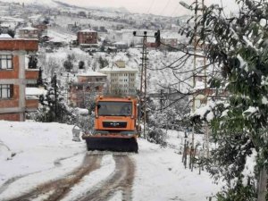 Trabzon’da 15 mahalle yolu kar nedeniyle ulaşıma kapandı