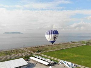 Kapadokya’da görmeye alıştığımız balon İstanbul semalarında havalandı