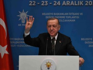 Cumhurbaşkanı Erdoğan, belediye başkanlarına hitap etti: "Tüm çalışmalarınızı 2023 seçimlerine göre ayarlamanız gerek"