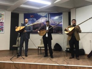 Iğdır’da aşıklar türküleriyle öğrencilere unutulmaz bir gece yaşattı