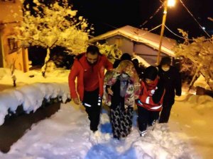 Kar savaşçıları hayat kurtarma nöbetinde