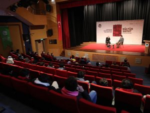 Şansal Büyüka AKM’de sevenleriyle buluştu