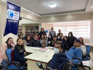 Engelli bireyleri, gönüllü öğrenciler sınava hazırlayacak