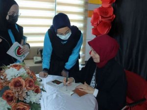 Yazar Brodbec, lise öğrencileriyle bir araya geldi