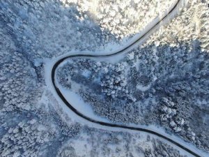 Karla kaplanan Ilgaz’dan kartpostallık kar manzaraları