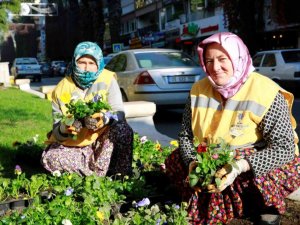 Büyükşehir’in desteği ile evlerini geçindiriyorlar