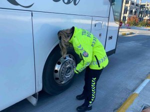 Otobüsler tek tek kontrol edildi, kış lastiği denetimi yapıldı