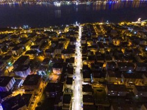 Derince’de enerji tasarruflu dekoratif aydınlatma çalışmaları tamamlandı