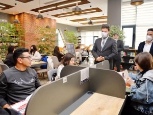 Öğrenciler kafede değil, kıraathanede buluşuyor