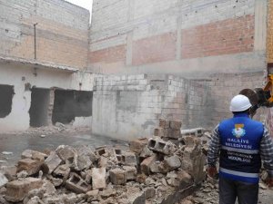 Haliliye’de metruk yapılar tek tek yıkılıyor