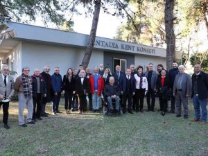 Başkan Böcek: “Kenti ortak akılla yönetiyoruz”