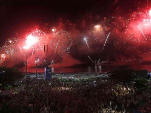 Daha önce iptal edilen Copacabana Plajı’ndaki dünyaca ünlü yılbaşı kutlamasına yeşil ışık