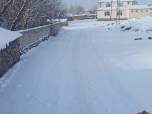 Muradiye Belediyesinden karla mücadele çalışması