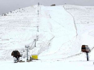 Yedikuyular kayak merkezinin 500 bin kişiyi ağırlaması bekleniyor
