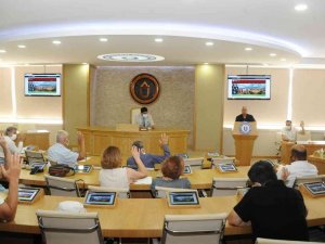 ADVAK’tan 30 öğrenciye burs