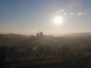 Balıkesir’i kar yerine sis bastı