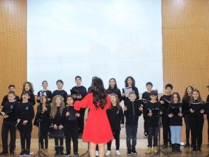 "Türkiye Çocukları Çocuk Korosu"ndan Simav’da konser