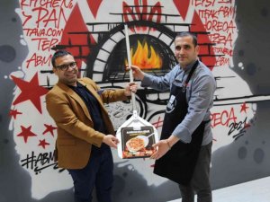 Ünlü Şovmen Karacan’ı korkutan hediye