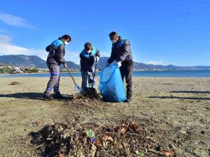 200 metrede 2 bin 157 sigara izmariti