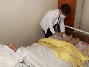 1 yılda 1090 kişiye hasta refakatçi eğitimi verildi