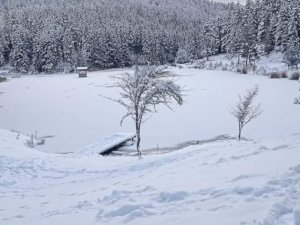 Akgöl buz tuttu, kartpostallık görüntüler oluştu