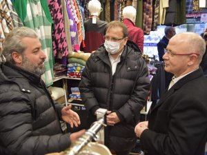 AK Parti kadroları Bursa’da sıkılmadık el, çalınmadık kapı bırakmıyor