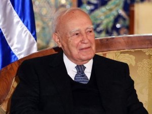 Yunanistan’ın eski Cumhurbaşkanı Karalos Papoulias hayatını kaybetti