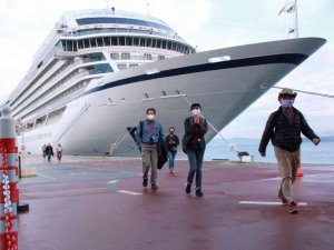 Kuşadası Limanı 2021 sezonunun son kruvaziyer gemisini, ağırladı