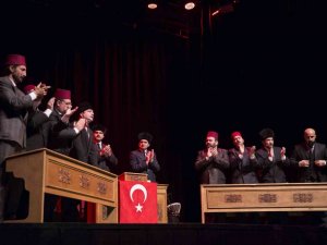 Milli şaire duygusal anma