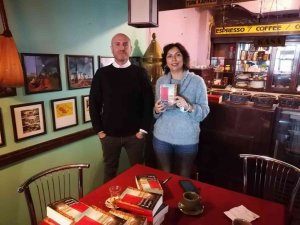 Çakır imza gününde okurlarıyla buluştu