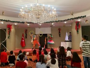 Sevgi Evleri’nde kalan çocuklara Kuşadası’nda beş yıldızlı yeni yıl eğlencesi