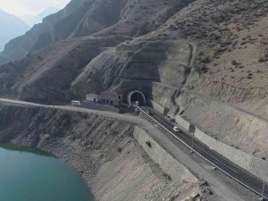 Doğu ve Güneydoğu Anadolu’yu Karadeniz’e bağlayan Pirinkayalar Tüneli açılıyor