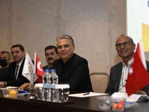 Muratpaşa Belediyesi’nde yılın son Muhtarlar Meclisi toplandı