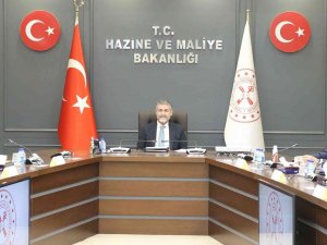 Hazine ve Maliye Bakanı Nureddin Nebati: "Fiyat İstikrarı Komitesi toplantımızın ilkini gerçekleştirdik. Enflasyon ile ilgili gelişmeleri ve bu konudaki risklere ilişkin atılacak adımları konuştuk."