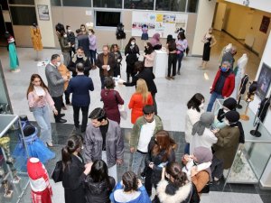 ÇAKÜ’de yılsonu dokuma sergisi açıldı