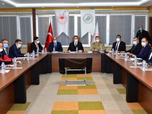 Tehlike oluşturan hayvanlara karşı alınacak tedbirler görüşüldü