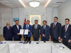 Van Büyükşehir Belediyesinde ‘sosyal denge tazminatı’ imzalandı