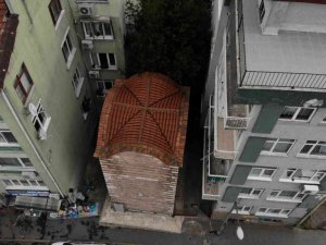 Tarihi Acıbadem Su Terazisi, apartmanlar arasında varlığını koruyor