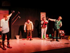 ‘Yaşlı Bir Palyaço Aranıyor’ isimli oyun seyirci ile buluştu