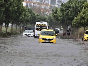 Antalya ve batı ilçeleri için ‘aşırı yağış’ uyarısı