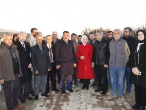 Başkan Gürkan ile AK Partililer, fidancılar esnaflarını ziyaret etti