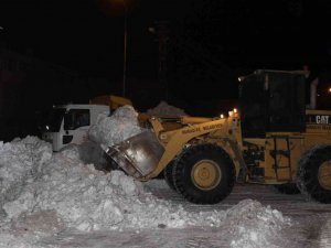 Muradiye’de kar temizleme çalışmaları