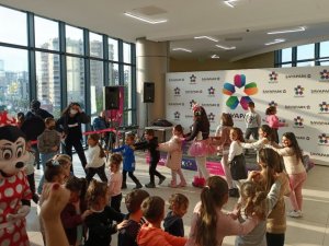 Mersin’de çocuklar yeni yıl coşkusu yaşadı