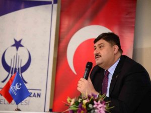 Öğretmen Başkan okul okul geziyor