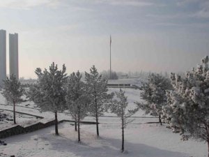 Malazgirt’te kırağı ile gelen güzellik