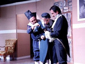 Moliere’nin Cimri’si İnegöllüleri kahkahaya boğdu