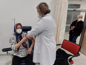 Tekirdağ’da yerli aşıya ilgi büyük: Yerli ve milli aşıyı yapmanın mutluluğunu yaşıyorlar