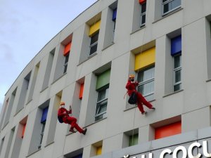 Lösemili çocuklara dağcılardan şaşırtan sürpriz