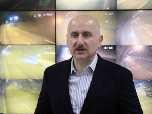 Ulaştırma ve Altyapı Bakanı Karaismailoğlu karayolu işçileriyle buluştu