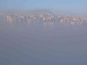 Yüksekova sis altında